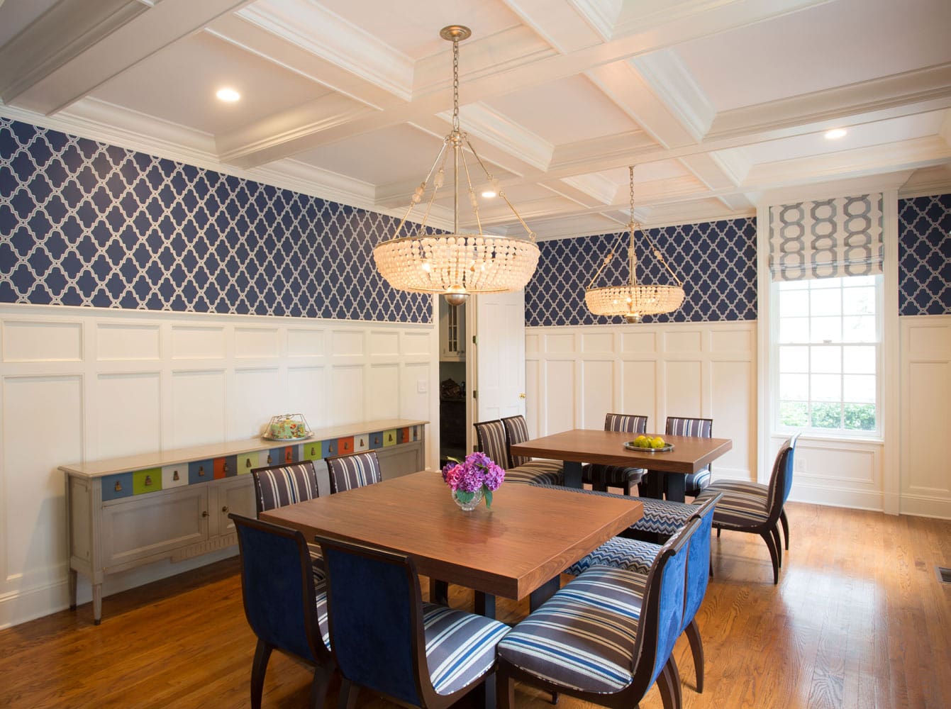 New York grand colonial home dining room design by Annette Jaffe Interiors