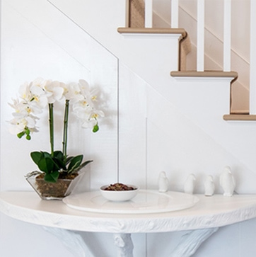 Hampton boathouse entryway table decor by Annette Jaffe Interiors